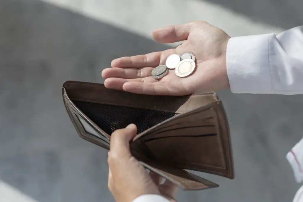 O Valor Real de US$ 1 Milhão em 2025: Uma Análise Econômica Comparativa entre Estados Unidos e Brasil